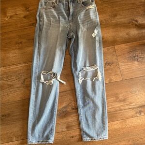 American Eagle Outfitters Light Blue Distressed Mom Jeans
